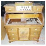 Vintage New Englander Desk/Radio.