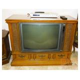 Zenith 27' Console Color TV w/ Remote. It Works. Zenith 27' Console Color TV w/ Remote. It Works.