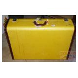 Neat Large Size Vintage Suitcase. Neat Large Size Vintage Suitcase.