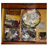 4 Tins w/ Vintage Buttons. 4 Tins w/ Vintage Buttons.
