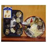 2 Tins w/ Vintage Buttons. 2 Tins w/ Vintage Buttons.