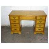 Vintage Maple 9 Drawer Kneehole Desk.