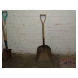 Scoop Shovel w/ Wood 'D' Handle.