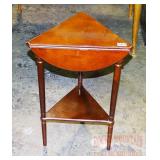 Mahogany Finish Triple Drop Leaf Accent Table.