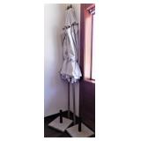 UMBRELLA STAND W/UMBRELLA