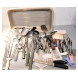 TUB OF KITCHEN UTENSILS/LADLES/TONGS/SPOONS