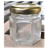 BUS TUB OF JELLY JARS (APPROX 200) W/BAG OF LIDS