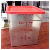 FOOD STORAGE CONTAINERS 8 QT W/LIDS (17)