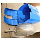 ICE SCOOP & ICE HOLDER
