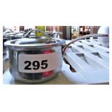 POTS W/LIDS ( 7 POTS W/6 LIDS)