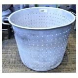 OYSTER STRAINER
