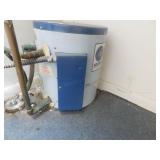 State 6 gallon water heater serial # 977987359