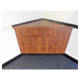 Corner cabinet
