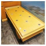 Display stand for mannequins, 33 x 72 x 18