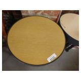 18" Round display table