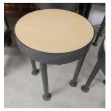 18" Round display table
