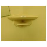 Corner shelf