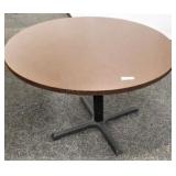 Round table w/heavy base, dia. 42x29