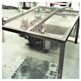 WELDING TABLE WITH VICE