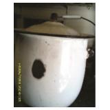 Vintage enemal Pot w/ black trim & lid