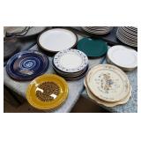 (+/-20) Assorted Dinner Plates