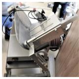 SEMI-AUTOMATIC SLICER (2014)