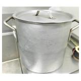 STOCK POT, 8 QT WITH LID