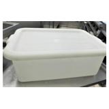 WHITE BUS TUB WITH LID