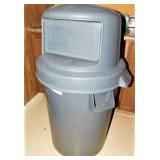 LARGE TRASH CAN WITH HINGED LID