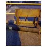 Parts washing tank and exhaust hose