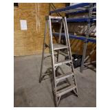 Louisville heavy duty step ladder