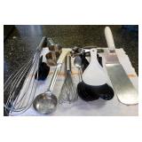 Assorted utensils