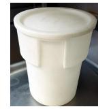 FOOD STORAGE CONTAINERS