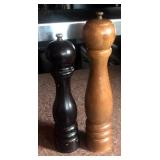 PEPPER MILLS