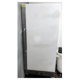 UPRIGHT FREEZER