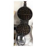 WAFFLE IRON