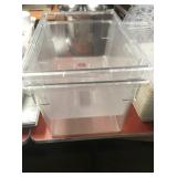 FOOD STORAGE CONTAINER