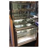 REFRIGERATED SHOWCASE