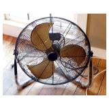 FLOOR FAN