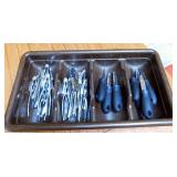 SHELL CRACKERS/OYSTER KNIFE