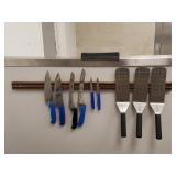KNIVES AND RACK