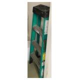 STEP LADDER