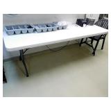 FOLDING TABLE