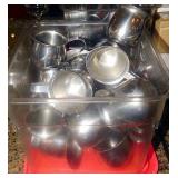 STORAGE TUB OF CREAMERS