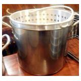 STOCK POT AND INSERT, 20 QT