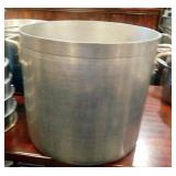 STOCK POT, 32 QT