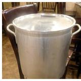 STOCK POT, 40 QT.