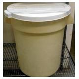 FOOD STORAGE CONTAINER