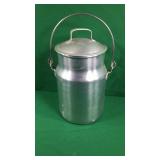 4 Quart US Leyse Aluminum Milk Container 4 Quart US Leyse Aluminum Milk Container