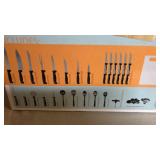 New 45 Piece Kitchen Utensil Set New 45 Piece Kitchen Utensil Set